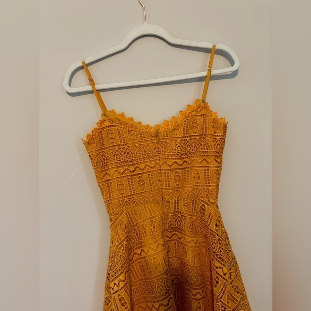 NEW | Dress the Population | Brenna Midi Dress in Honey Gold  XXS - Picture 11 of 11